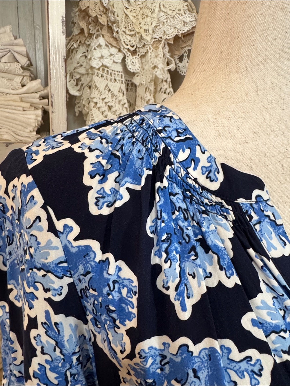 crown & ivy Blue and White Floral V-Neck Blouse - Picture 3 of 7